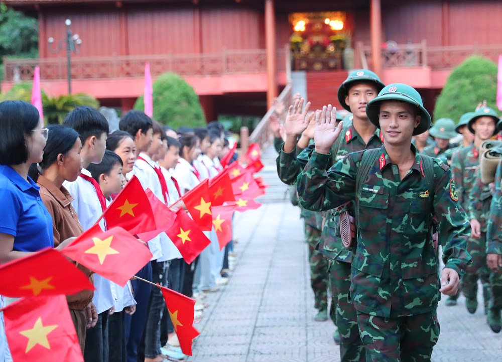 Bộ đội Sư đoàn 3 - Sao Vàng góp sức dựng trường nơi biên giới - ảnh 24
