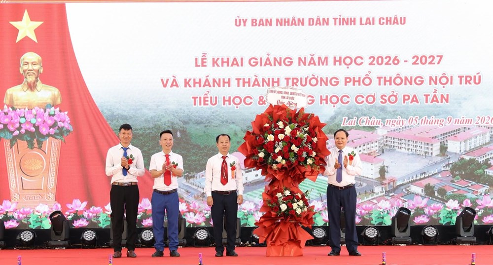 Niềm vui của hơn 1.000 học sinh vùng biên Pa Tần trong ngôi trường mới - ảnh 3