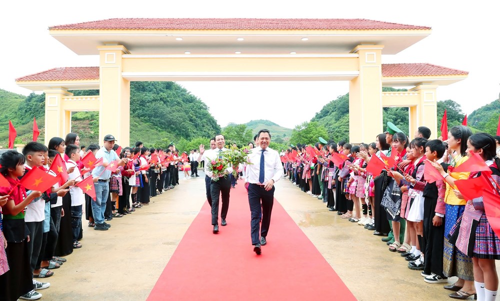 Dựng mái trường, gieo mầm tương lai nơi phên dậu Tổ quốc - ảnh 15