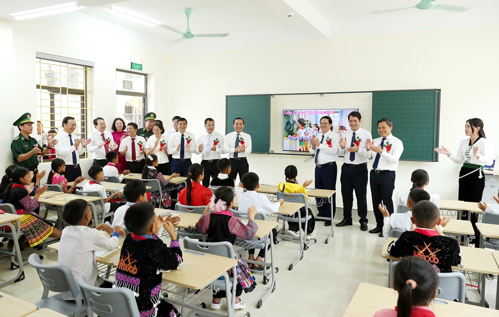 Dựng mái trường, gieo mầm tương lai nơi phên dậu Tổ quốc - ảnh 19