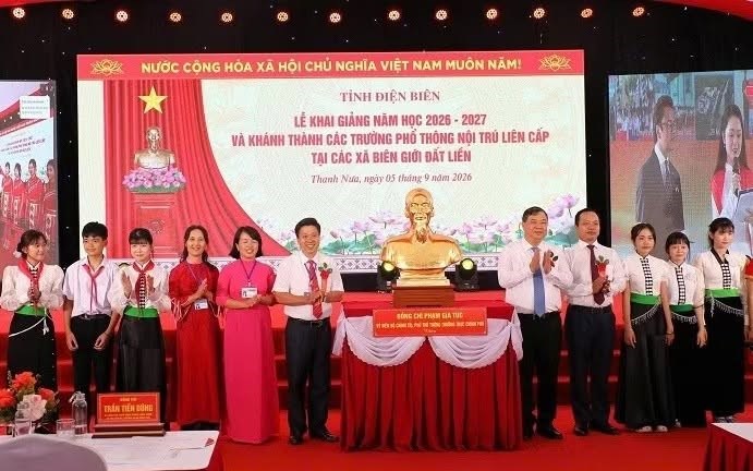 Phó Thủ tướng Thường trực Phạm Gia Túc dự khai giảng, khánh thành trường nội trú Thanh Nưa - ảnh 4