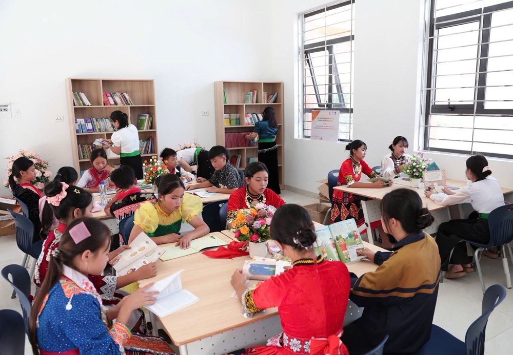 Đưa sách, điện ảnh về phục vụ học sinh vùng cao Điện Biên - ảnh 2