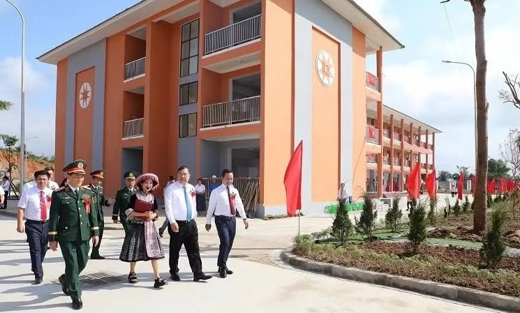 Phó Thủ tướng Thường trực Phạm Gia Túc dự khai giảng, khánh thành trường nội trú Thanh Nưa - ảnh 7