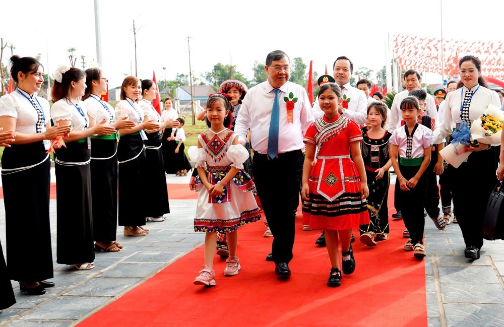 Phó Thủ tướng Thường trực Phạm Gia Túc dự khai giảng, khánh thành trường nội trú Thanh Nưa - ảnh 1