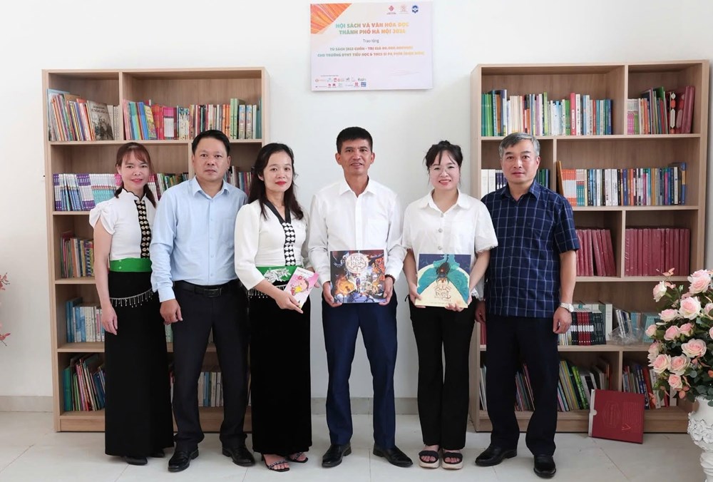 Đưa sách, điện ảnh về phục vụ học sinh vùng cao Điện Biên - ảnh 1