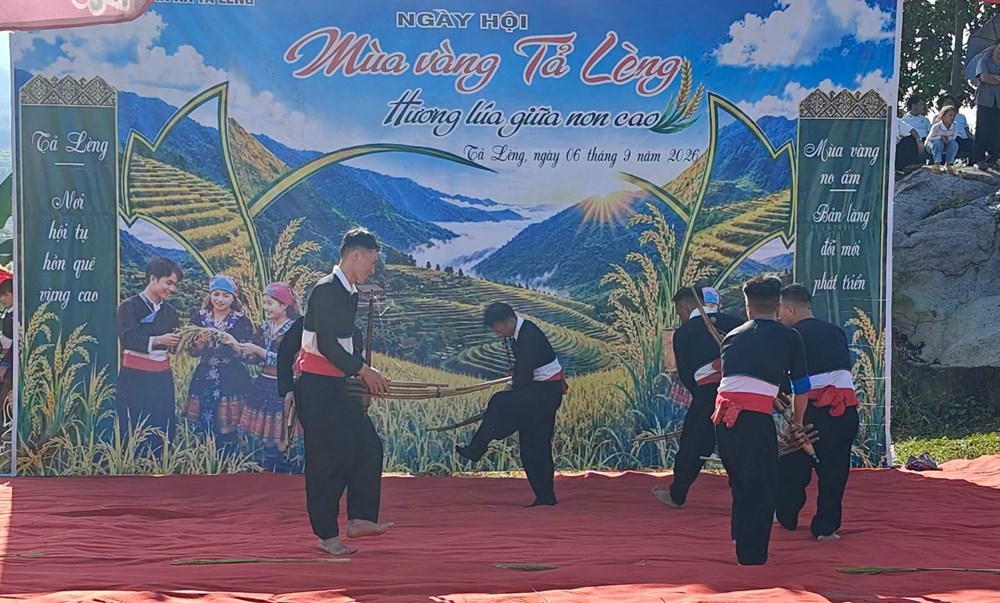 Mùa vàng Tả Lèng rộn ràng sắc màu văn hóa Mông - ảnh 7