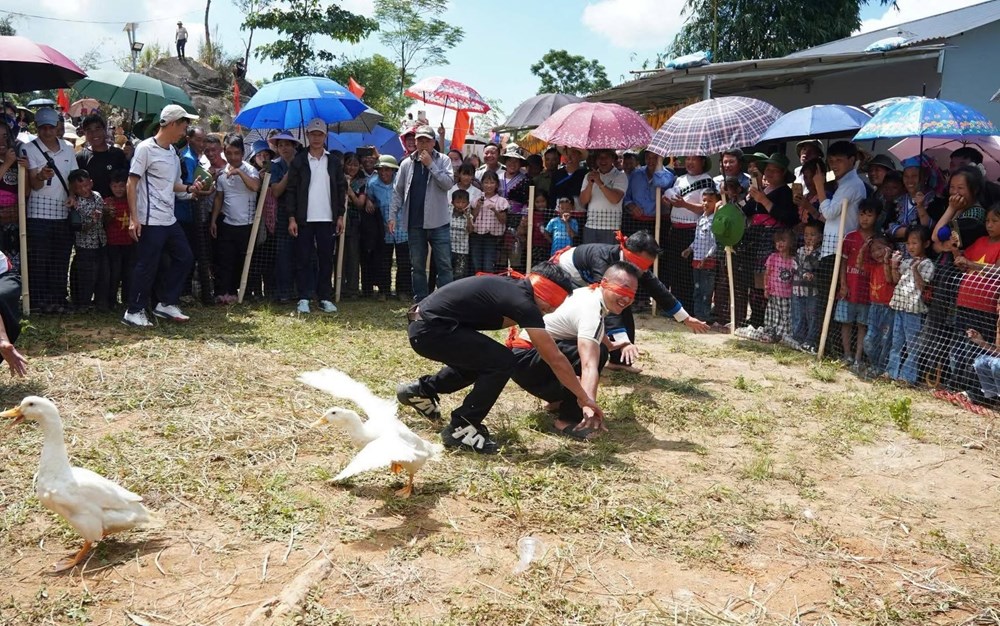 Mùa vàng Tả Lèng rộn ràng sắc màu văn hóa Mông - ảnh 8