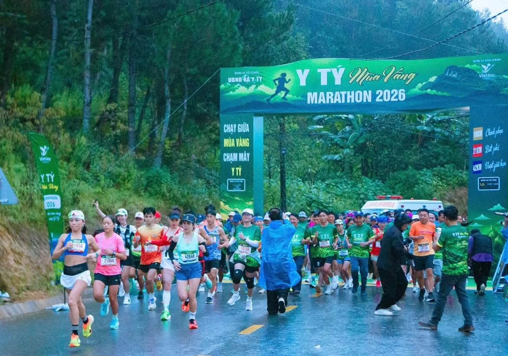 Hơn 100 vận động viên chinh phục mùa vàng Y Tý - ảnh 1