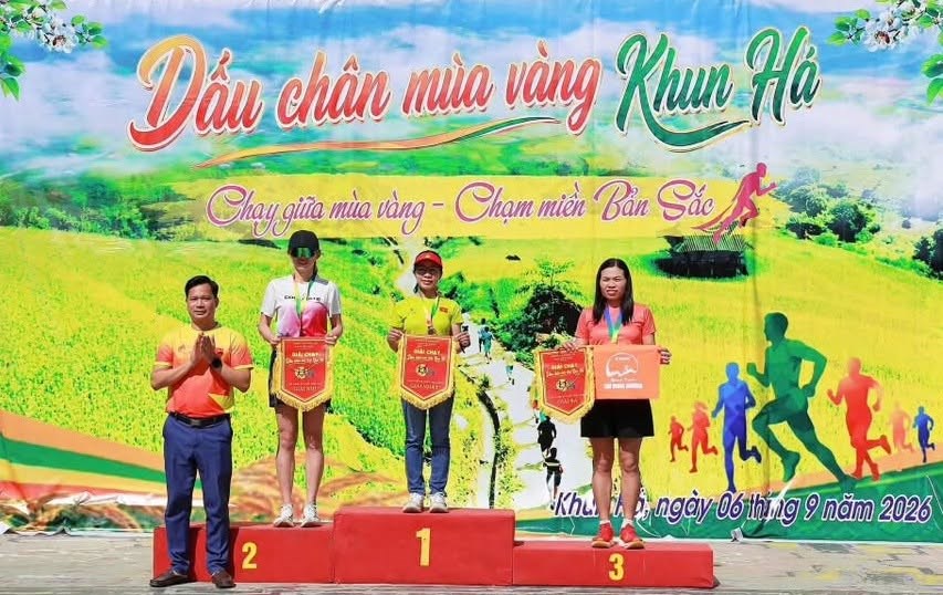Chạy giữa mùa vàng, chạm miền bản sắc Khun Há - ảnh 4