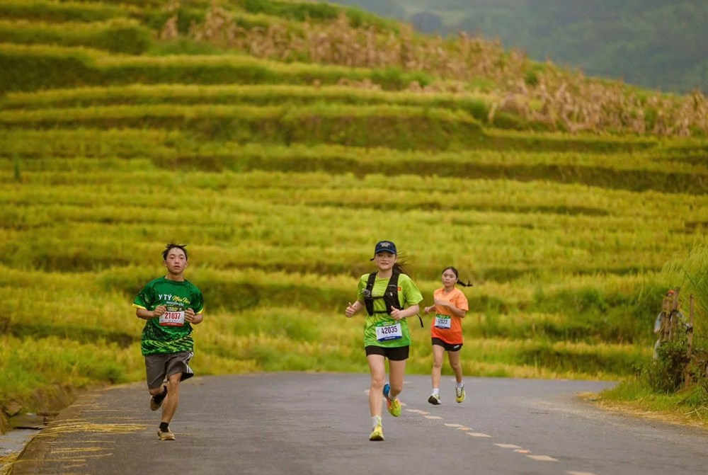 Hơn 100 vận động viên chinh phục mùa vàng Y Tý - ảnh 2