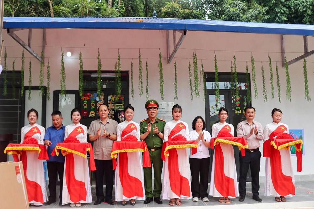 Nâng bước học sinh vùng cao Xa Dung đến trường - ảnh 3