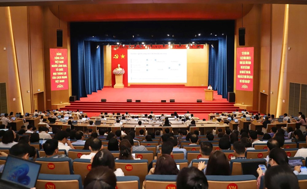Lào Cai nâng cao năng lực ứng dụng AI cho cán bộ lãnh đạo, quản lý - ảnh 1