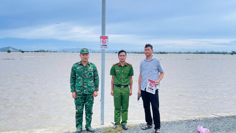An Phú treo biển “Cấm tắm - lội” tại các khu vực nguy hiểm - ảnh 1