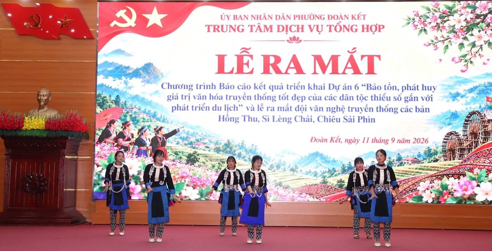Phường Đoàn Kết ra mắt đội văn nghệ truyền thống dân tộc Mông, Dao - ảnh 4