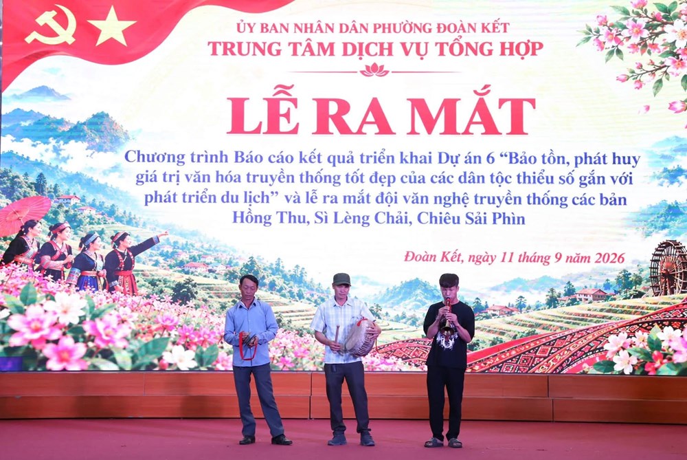 Phường Đoàn Kết ra mắt đội văn nghệ truyền thống dân tộc Mông, Dao - ảnh 2