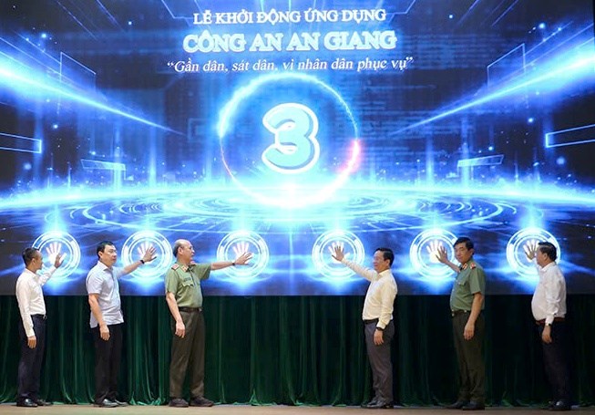 Công an An Giang ra mắt ứng dụng đường dây nóng, tăng tương tác với người dân - ảnh 1