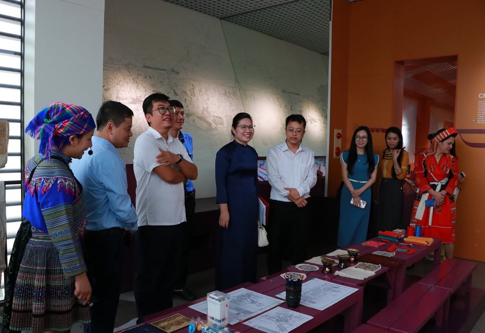 Quảng bá di sản văn hóa Mông qua câu chuyện sợi lanh - ảnh 9