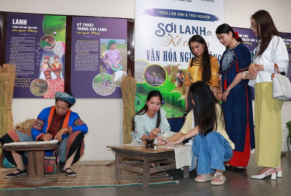 Quảng bá di sản văn hóa Mông qua câu chuyện sợi lanh - ảnh 7