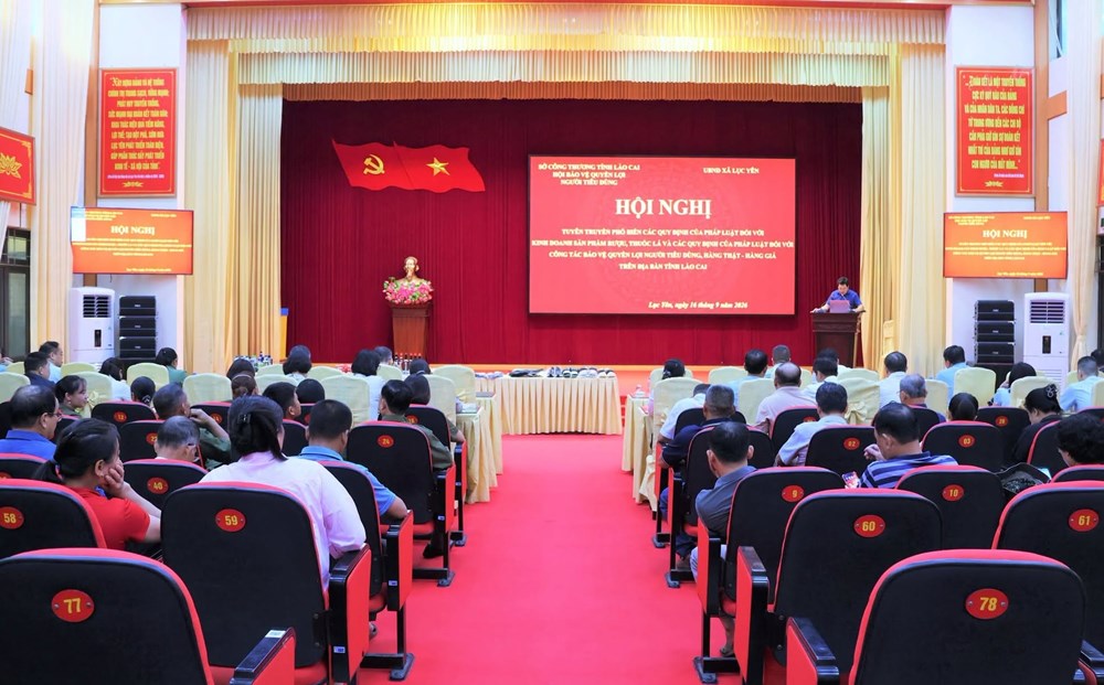 Lào Cai hướng dẫn người dân nhận diện hàng thật, hàng giả - ảnh 1