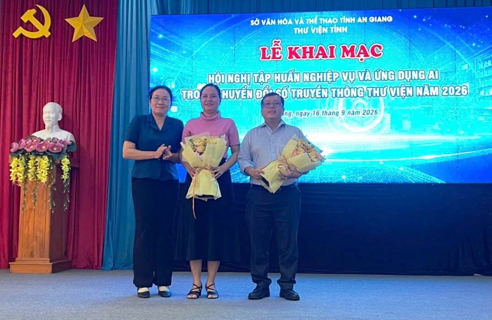 An Giang tập huấn nghiệp vụ và ứng dụng AI trong chuyển đổi số truyền thông thư viện - ảnh 2