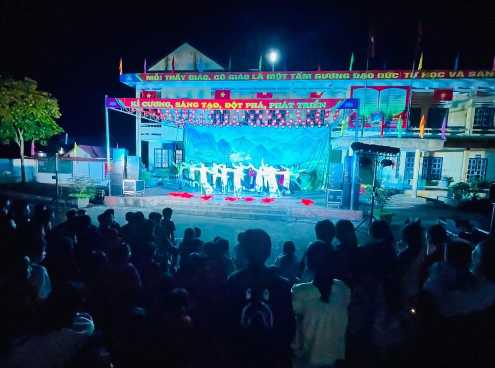 Mang lời ca, tiếng hát đến với nhân dân vùng cao Lào Cai - ảnh 6