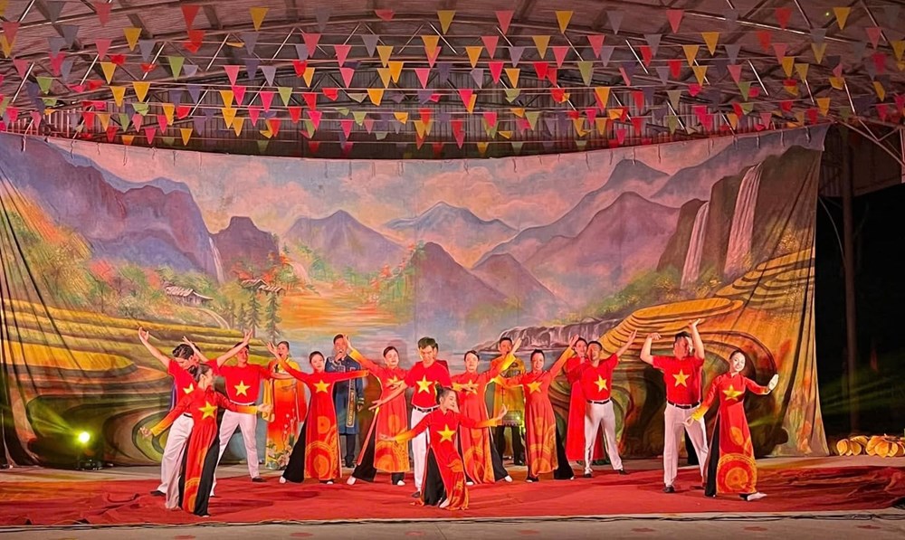 Mang lời ca, tiếng hát đến với nhân dân vùng cao Lào Cai - ảnh 1