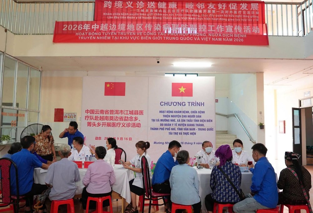 Khám bệnh, cấp thuốc miễn phí cho người dân Mường Nhé và Sín Thầu - ảnh 1