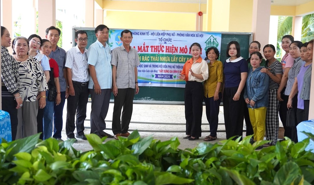 Phú An ra mắt mô hình đổi rác thải nhựa lấy cây xanh - ảnh 4