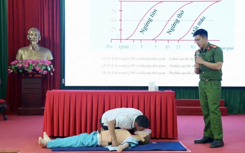 Lạng Sơn bảo đảm an toàn trong hoạt động vui chơi, giải trí dưới nước - ảnh 4