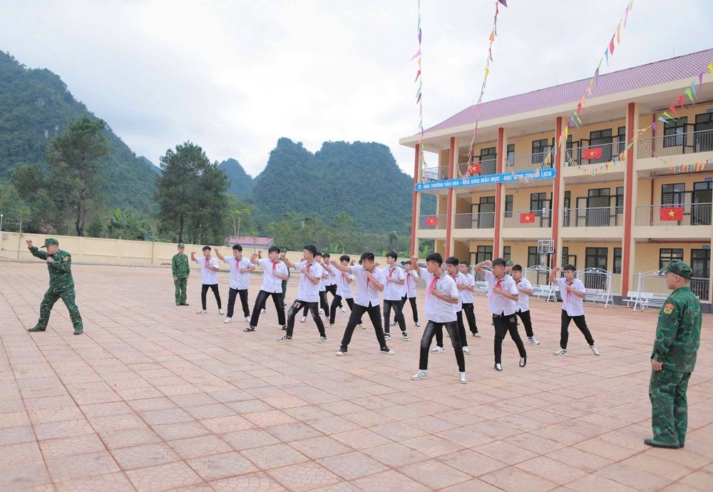 Vun đắp tình yêu Tổ quốc cho học sinh nơi biên giới Lạng Sơn - ảnh 3