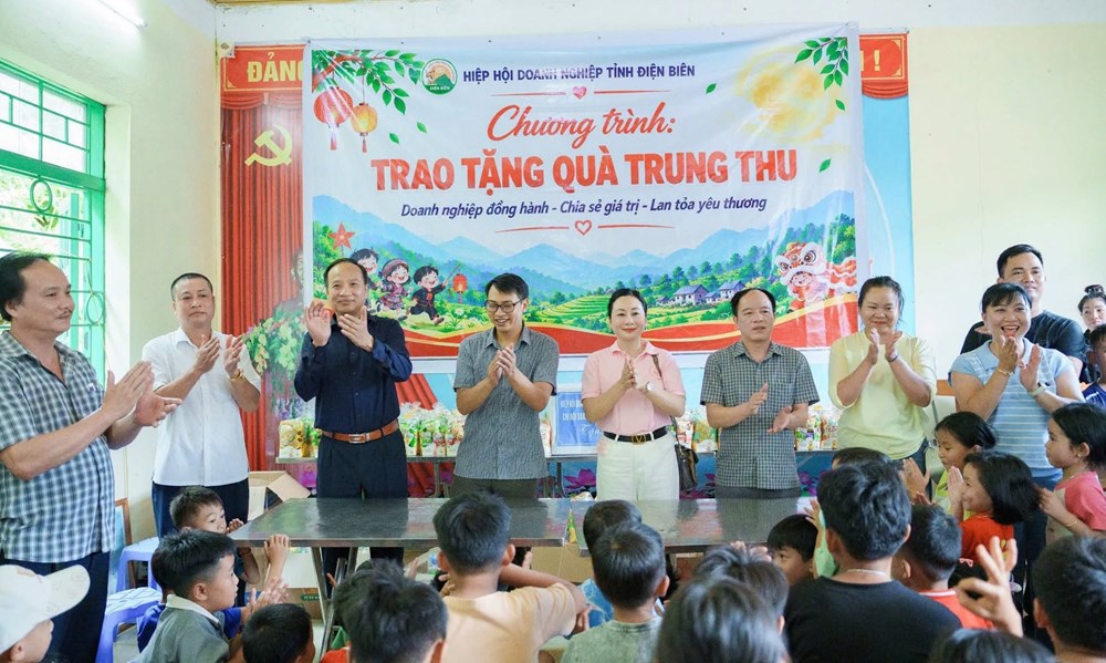 Chung tay để trẻ em vùng cao Tuần Giáo đón Trung thu đủ đầy - ảnh 1