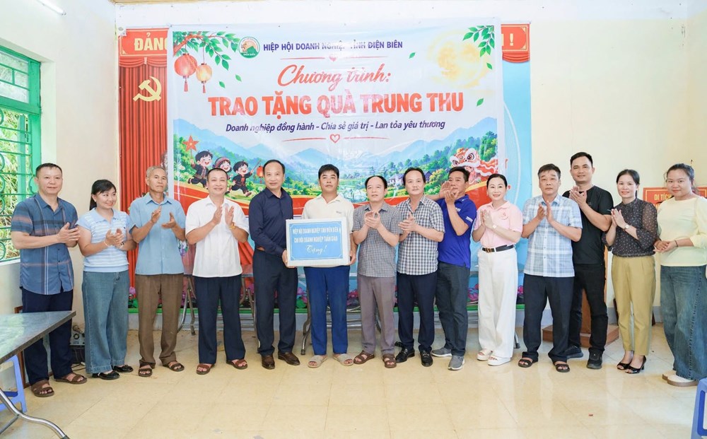 Chung tay để trẻ em vùng cao Tuần Giáo đón Trung thu đủ đầy - ảnh 4