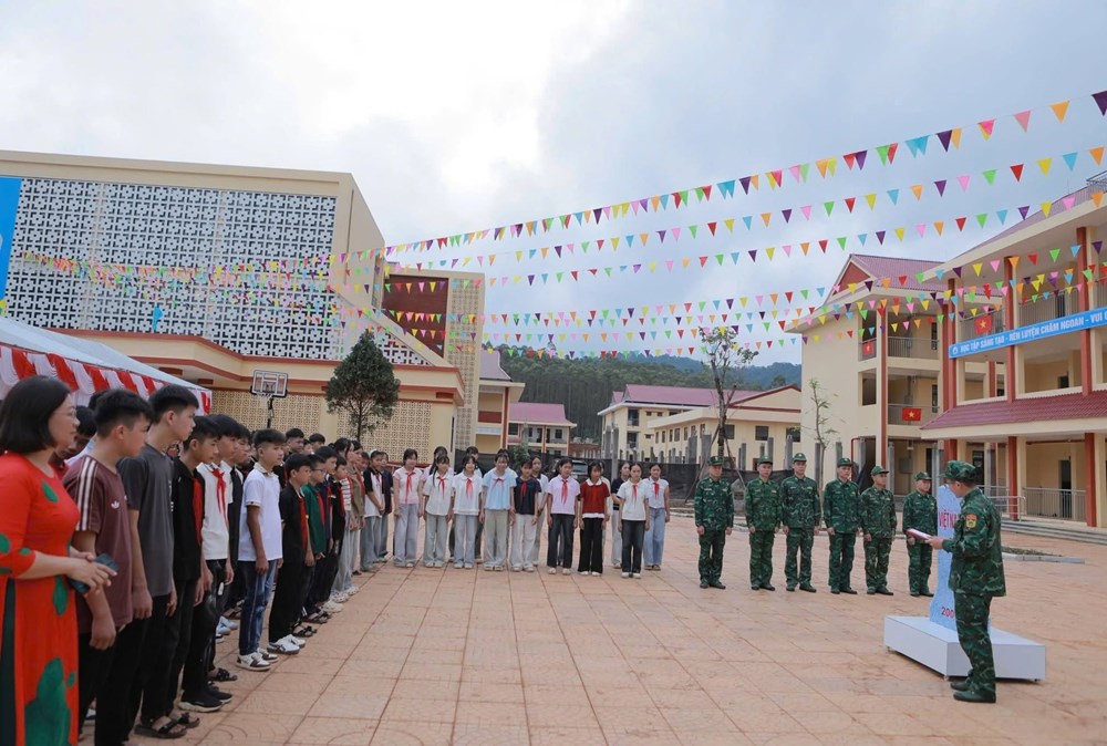 Vun đắp tình yêu Tổ quốc cho học sinh nơi biên giới Lạng Sơn - ảnh 2