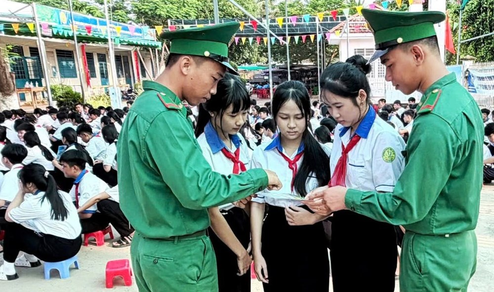  Biên phòng Vĩnh Hội Đông tăng cường phòng, chống đuối nước mùa nước nổi - ảnh 2