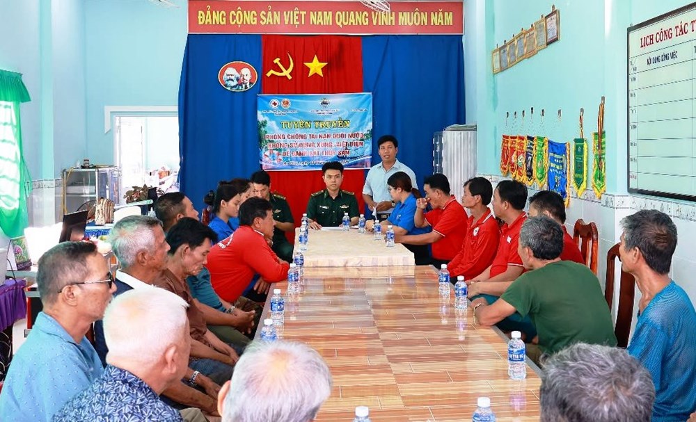  Biên phòng Vĩnh Hội Đông tăng cường phòng, chống đuối nước mùa nước nổi - ảnh 3