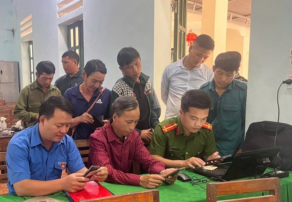 Đưa tiện ích số đến từng hộ dân vùng biên giới Lao Chải - ảnh 3