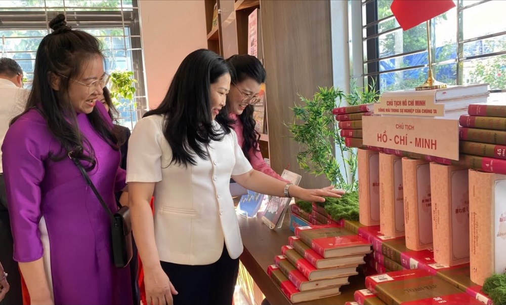 Ra mắt Không gian Hồ Chí Minh tại Thư viện Lào Cai - ảnh 3
