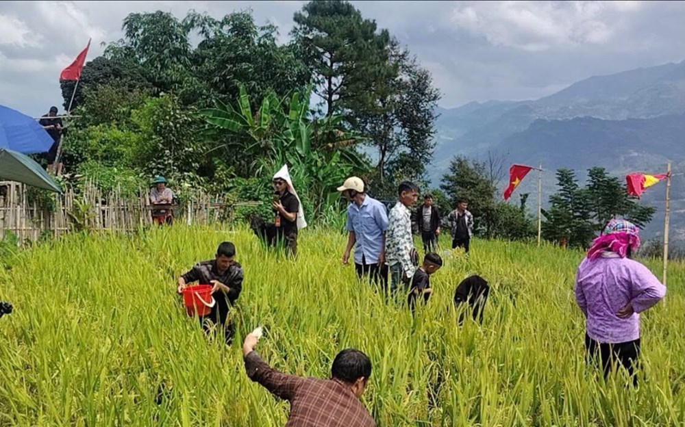 Bản Máy lan tỏa sắc màu văn hóa các dân tộc vùng biên - ảnh 5