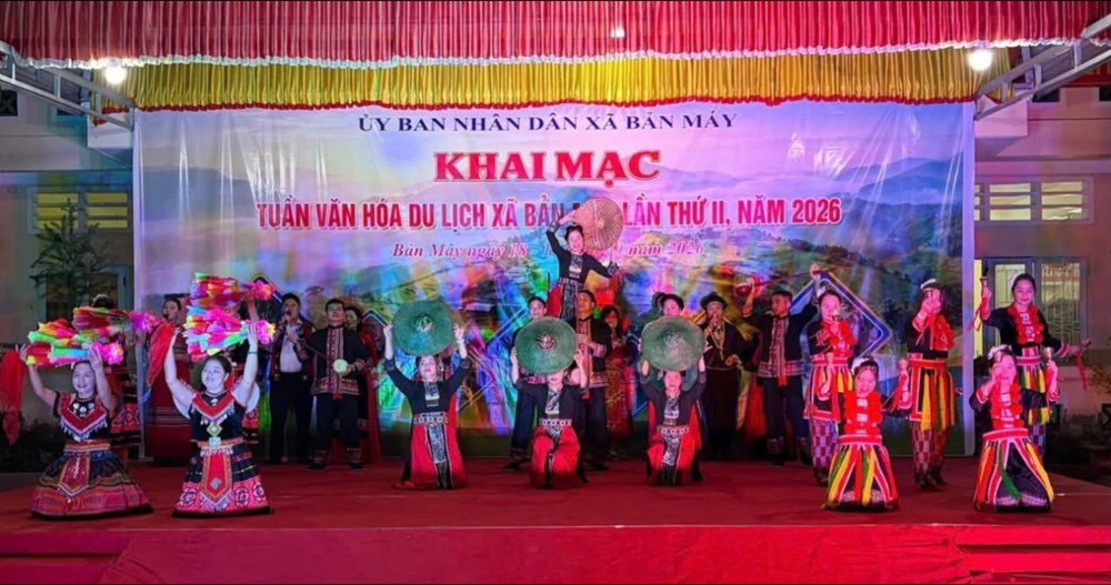 Bản Máy lan tỏa sắc màu văn hóa các dân tộc vùng biên - ảnh 1