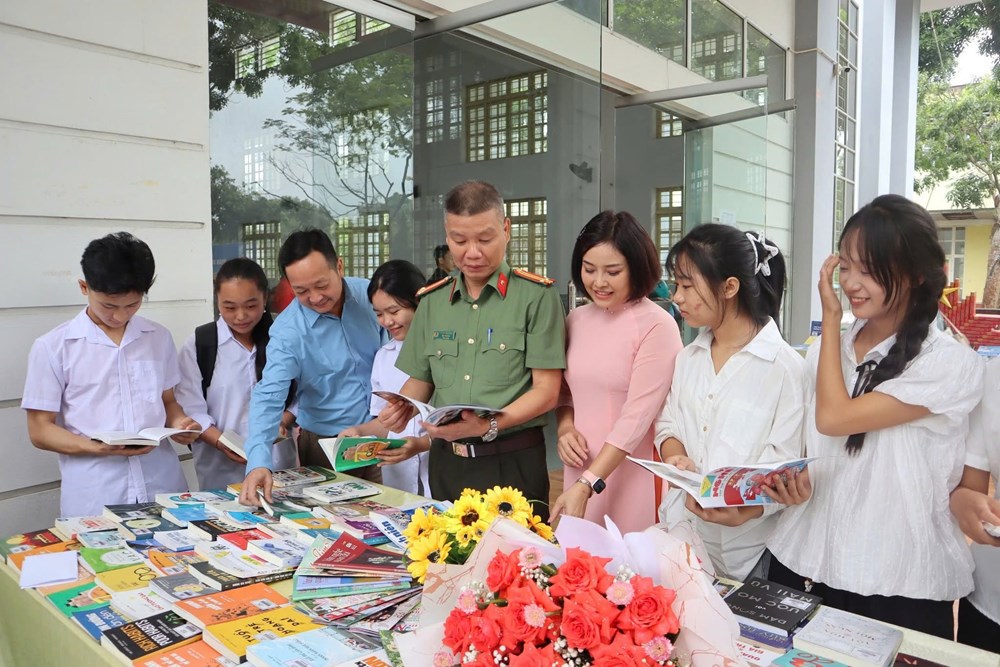 Lào Cai tổ chức Ngày hội chuyển đổi số gắn với phát triển văn hóa đọc - ảnh 2