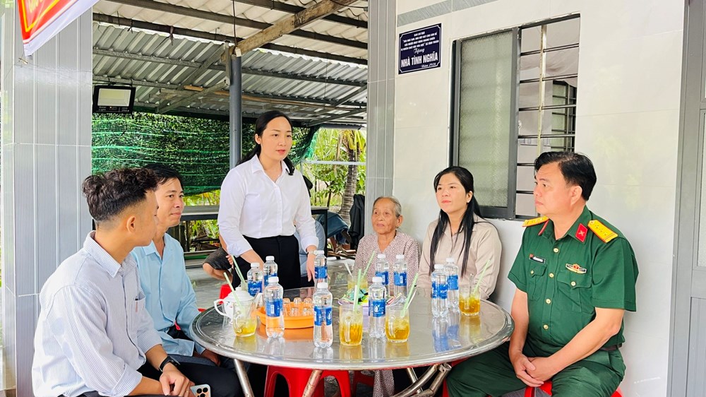 An Giang: Bàn giao nhà ở cho gia đình người có công tại xã Vĩnh Thuận - ảnh 3