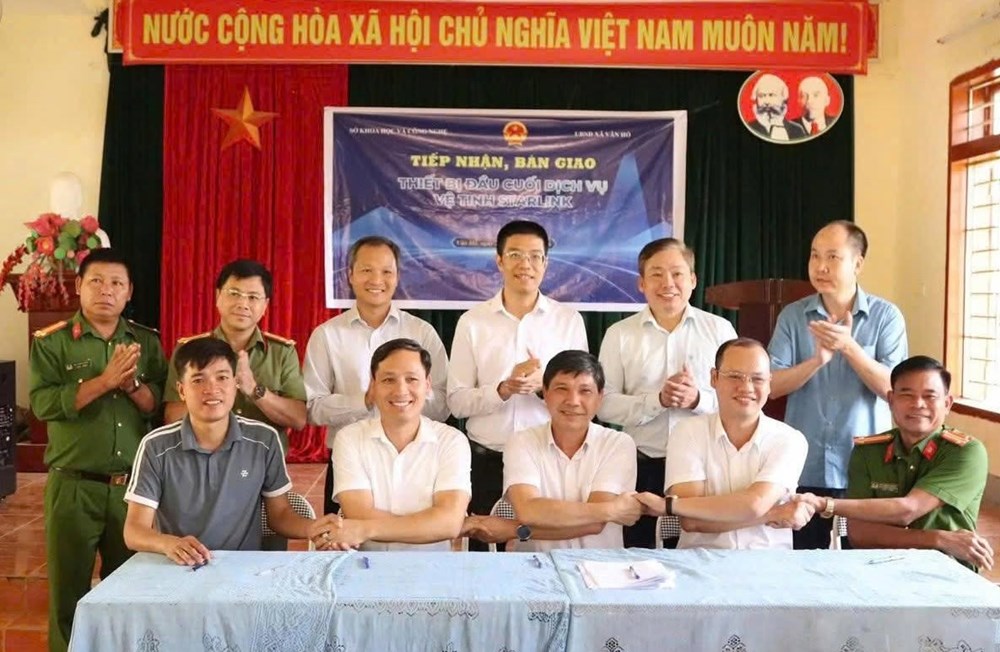 Đưa Internet vệ tinh Starlink đến các thôn, bản khó khăn ở Sơn La - ảnh 2