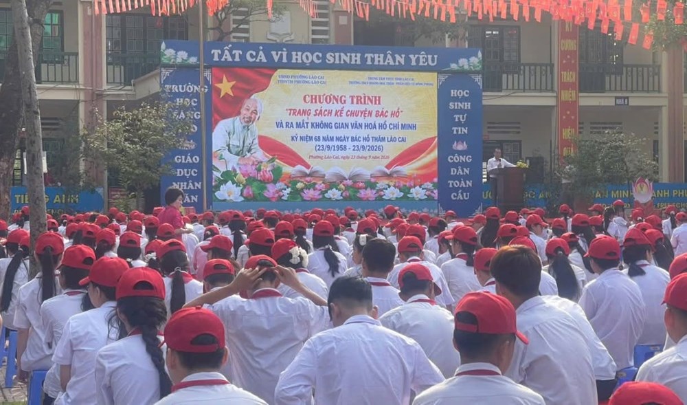 “Trang sách kể chuyện Bác Hồ” đến với học sinh Lào Cai - ảnh 1
