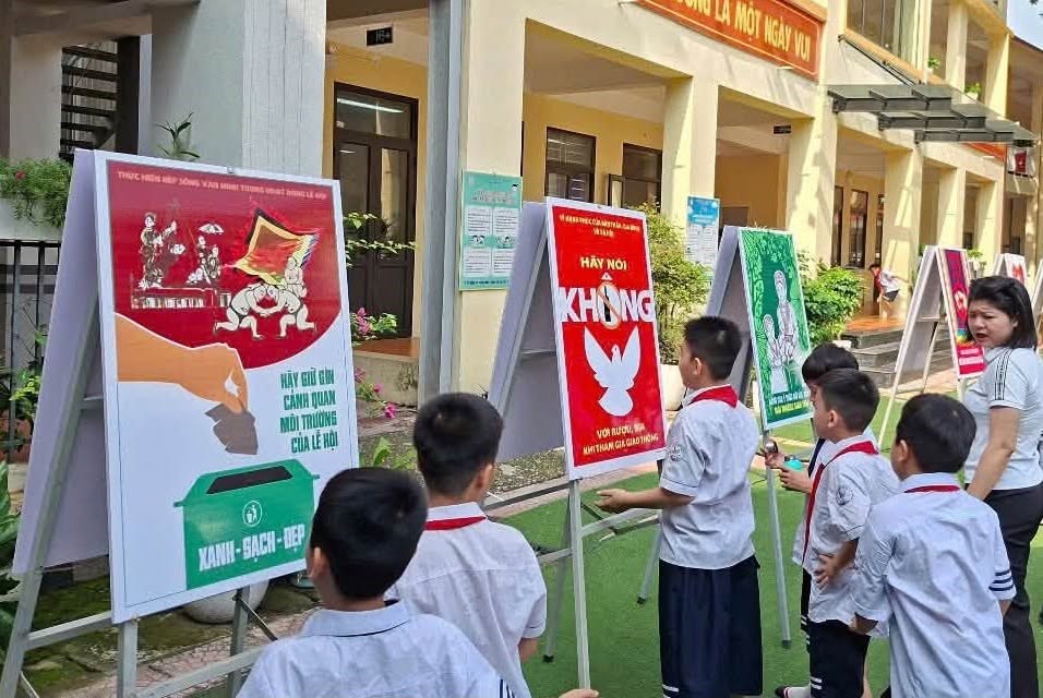 Lan tỏa thông điệp sống đẹp, ứng xử văn minh trong học đường - ảnh 4