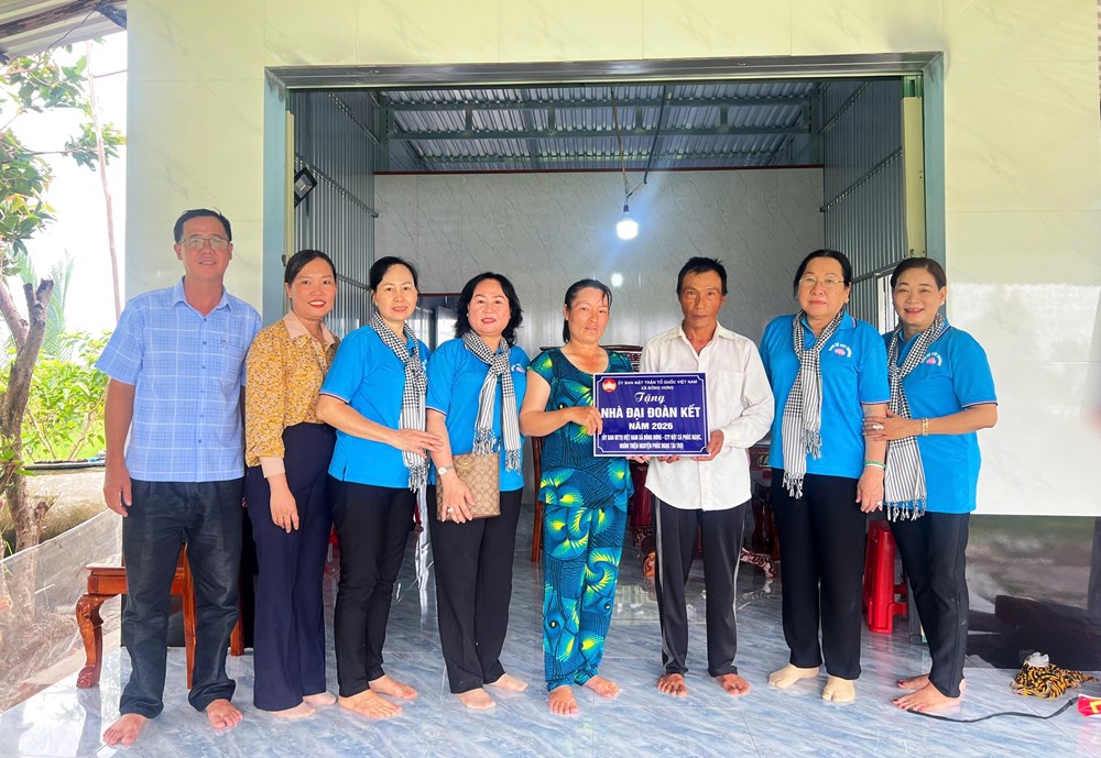 An Giang trao 6 căn nhà Đại đoàn kết cho hộ cận nghèo - ảnh 4