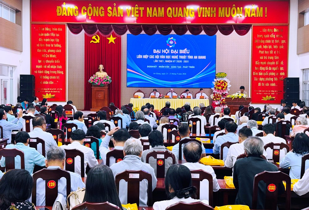 Đại hội Văn học Nghệ thuật An Giang lần thứ I sau hợp nhất - ảnh 1