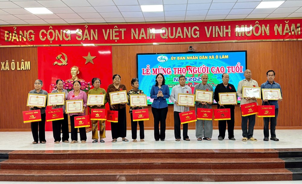 An Giang mừng thọ 388 người cao tuổi ở xã Ô Lâm - ảnh 2