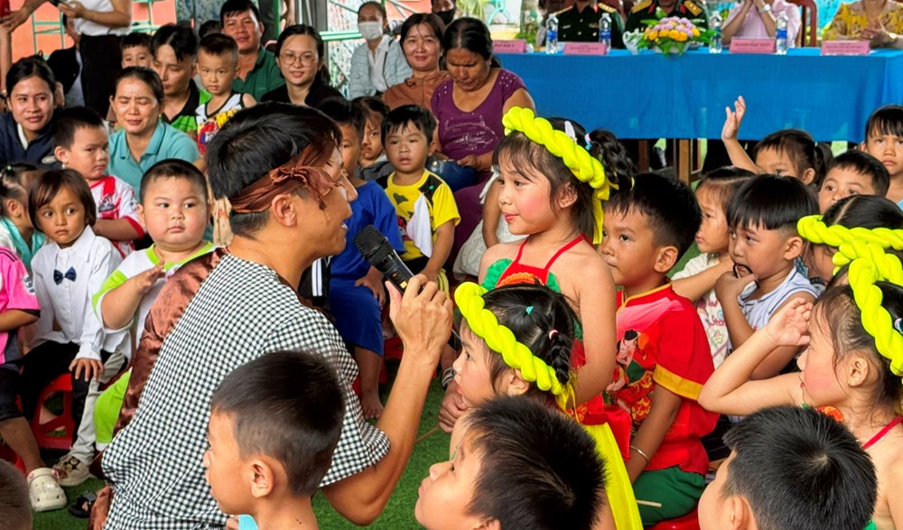 Về Ô Lâm mùa trăng rằm, thắp sáng ước mơ tuổi thơ nơi phum sóc - ảnh 2
