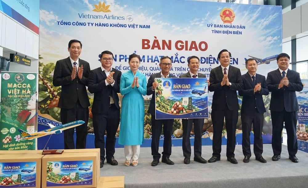 Mắc ca Điện Biên lên chuyến bay quốc tế của Vietnam Airlines - ảnh 2
