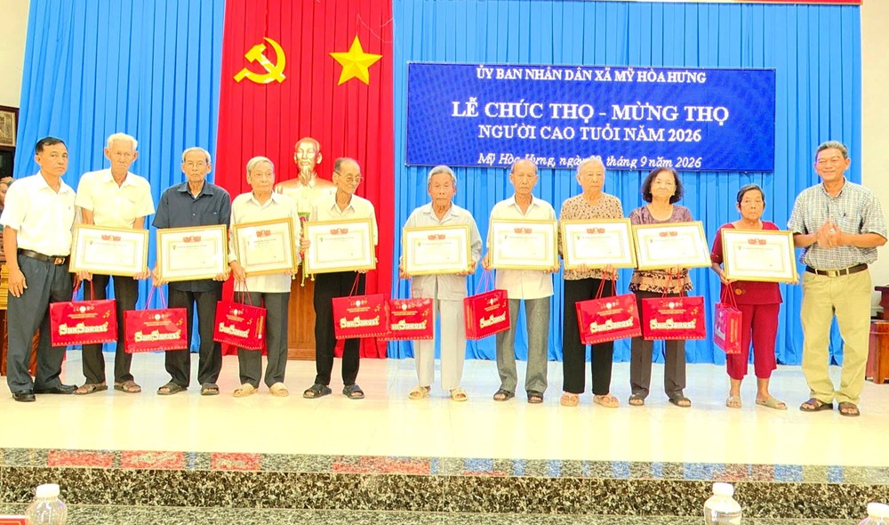An Giang: Xã Mỹ Hòa Hưng chúc thọ, mừng thọ cho 70 người cao tuổi - ảnh 1